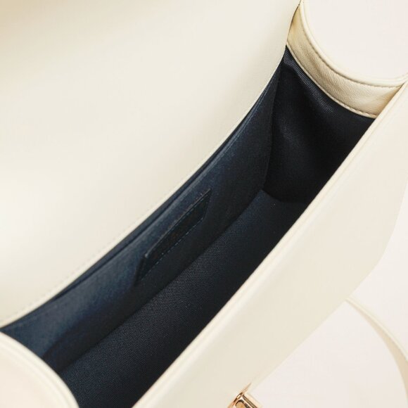 Chanel Medium Boy Creme Chevron Lambskin Flap Shoulder Bag - Picture 11 of 13